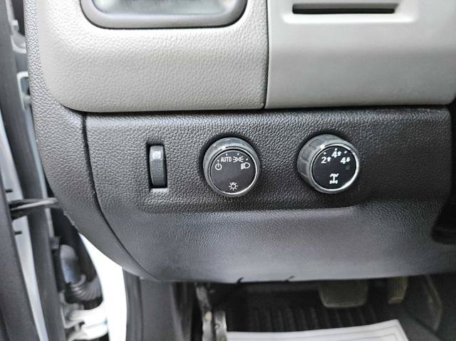 Used 2015 Chevrolet Colorado LT AWD/4WD image 19
