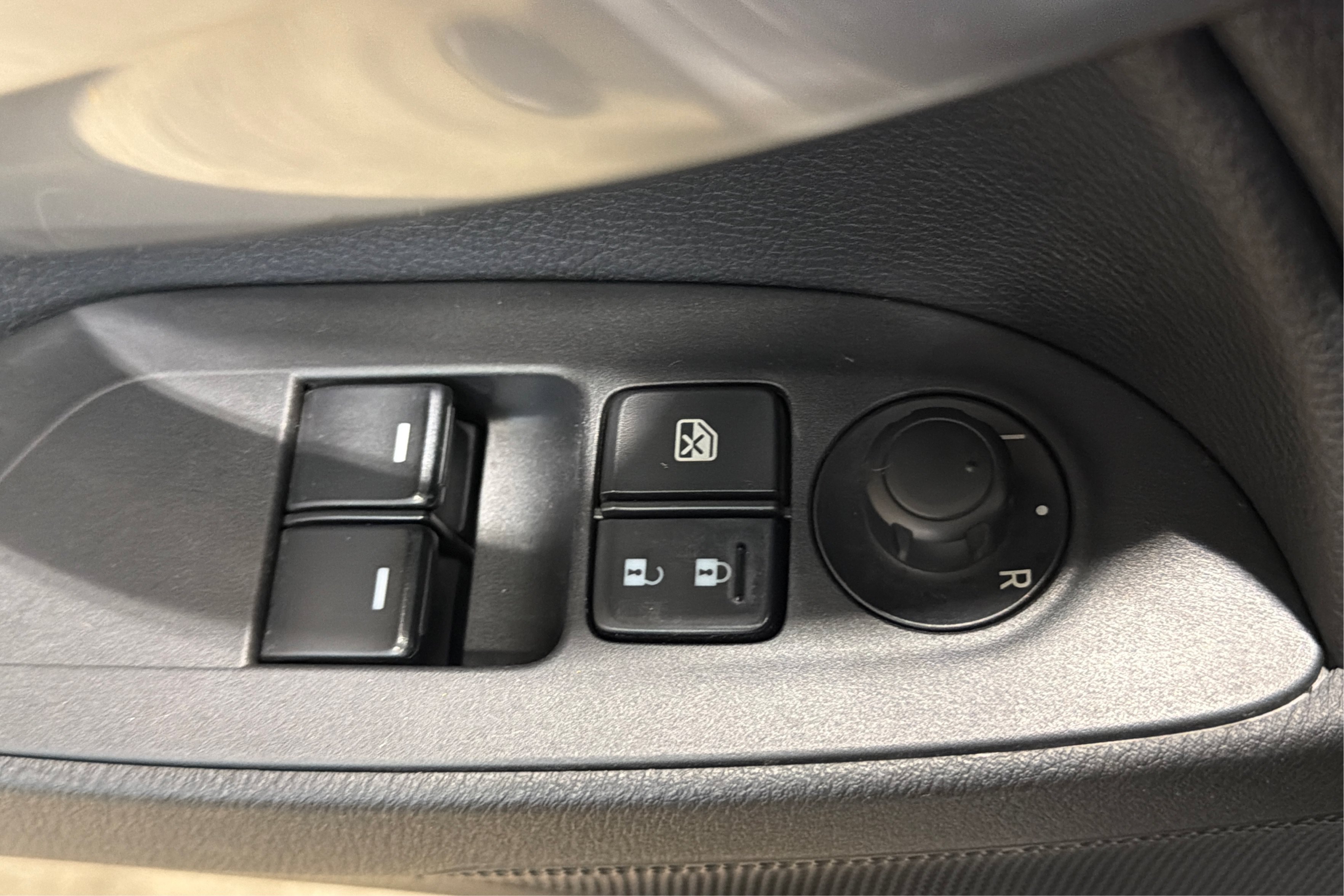 Used 2017 FIAT 124 Spider Classica RWD image 16