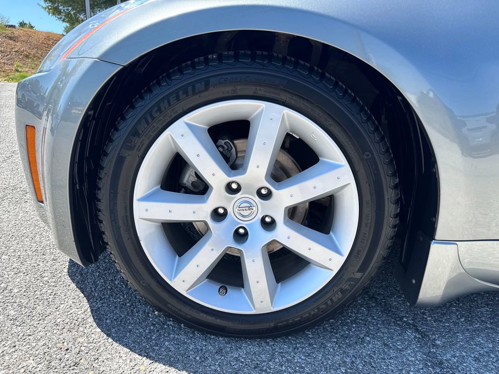 Used 2005 Nissan 350Z Touring RWD image 31