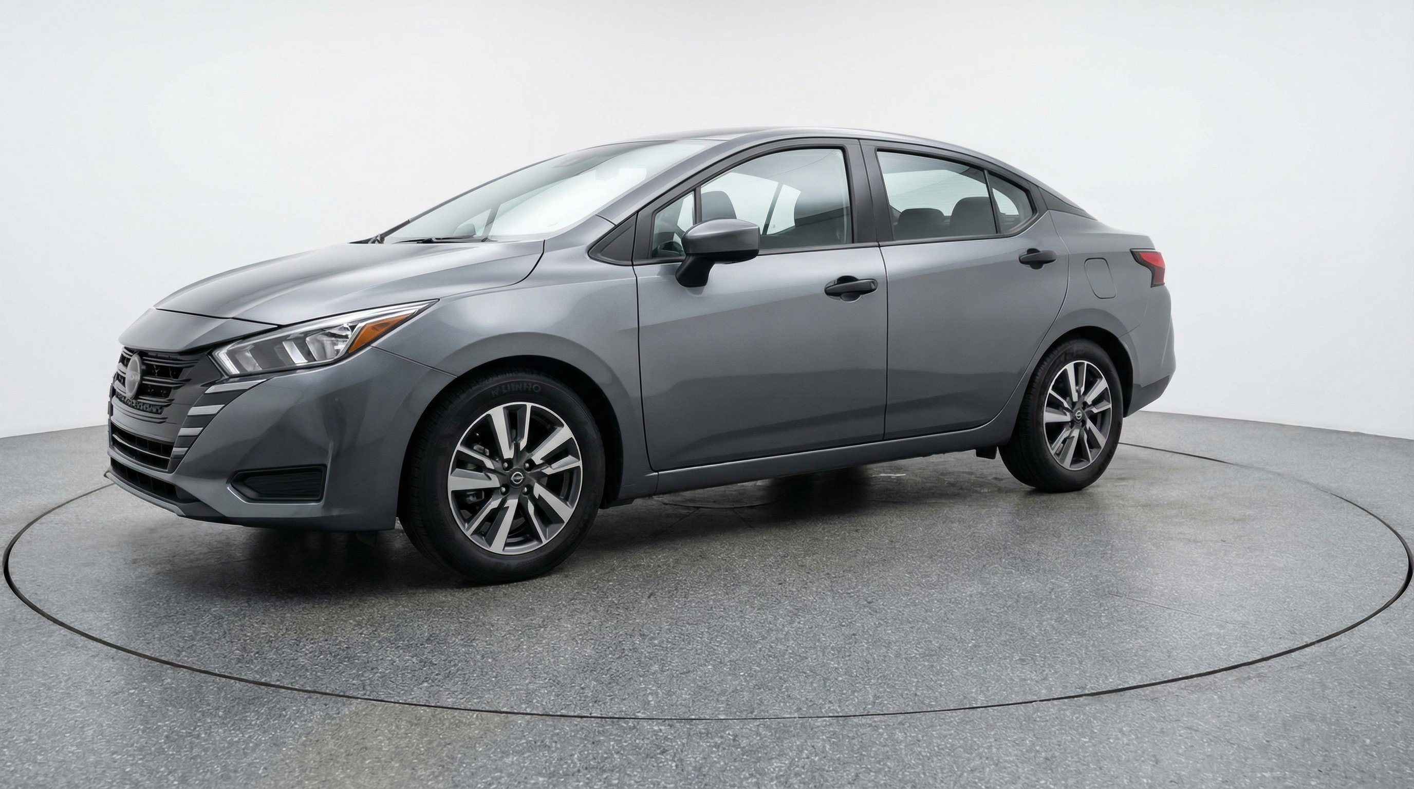 Used 2025 Nissan Versa SV image 3