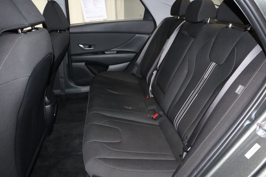 Certified 2025 Hyundai Elantra SEL image 23