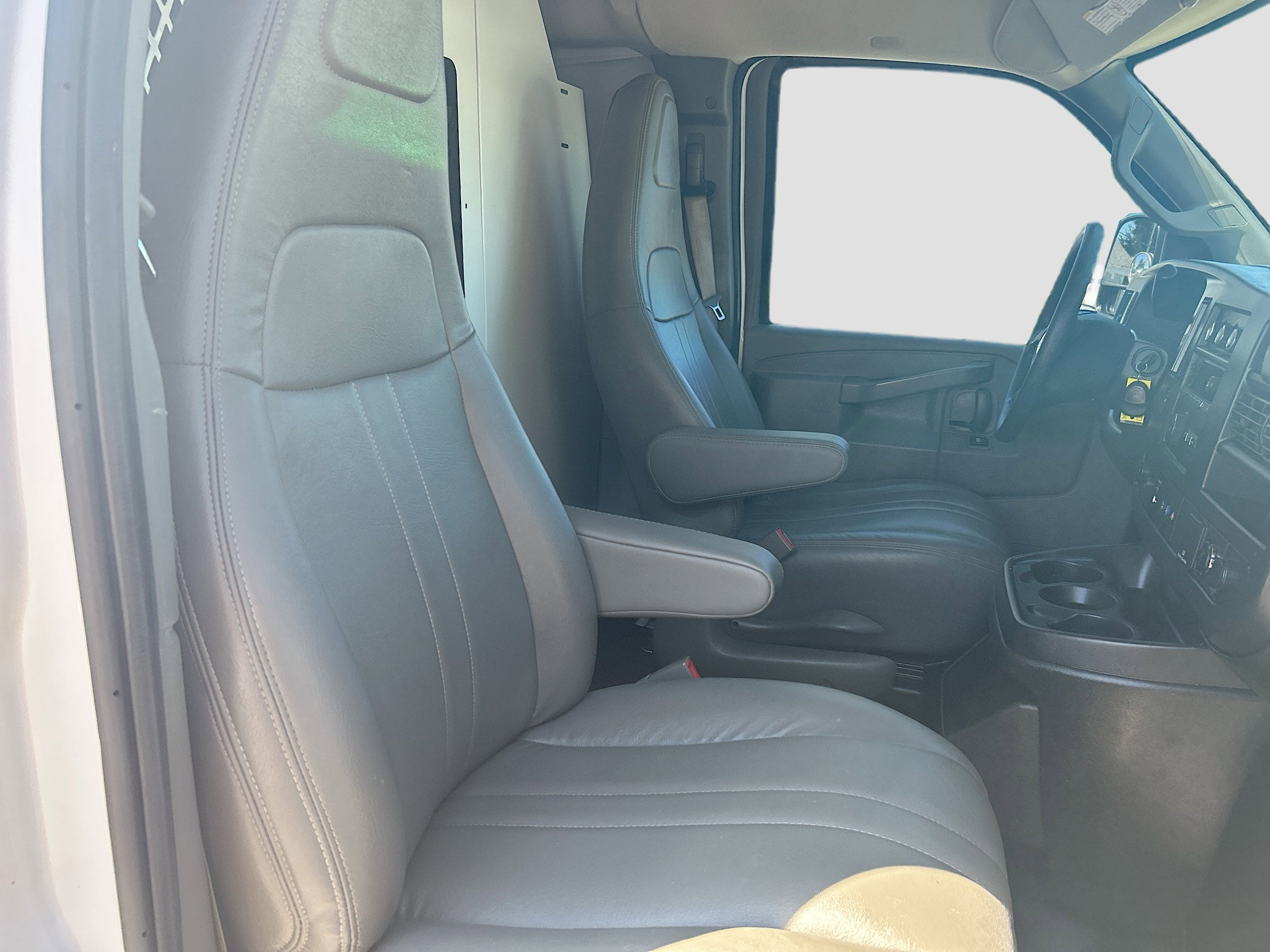 Used 2019 GMC Savana 2500 w/ Driver Convenience Package image 26