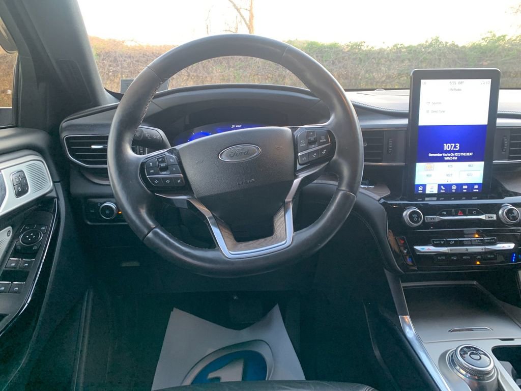 Used 2022 Ford Explorer Platinum w/ Equipment Group 601A image 17