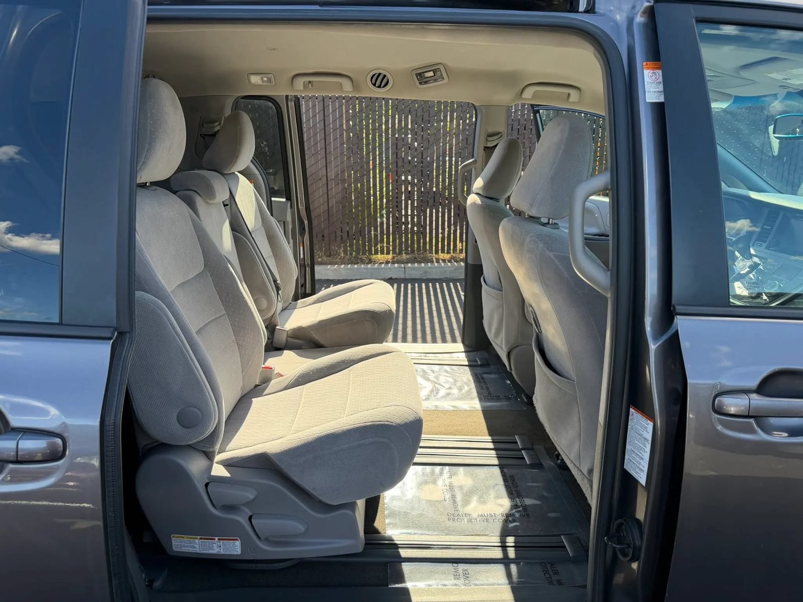 Used 2017 Toyota Sienna LE FWD image 13
