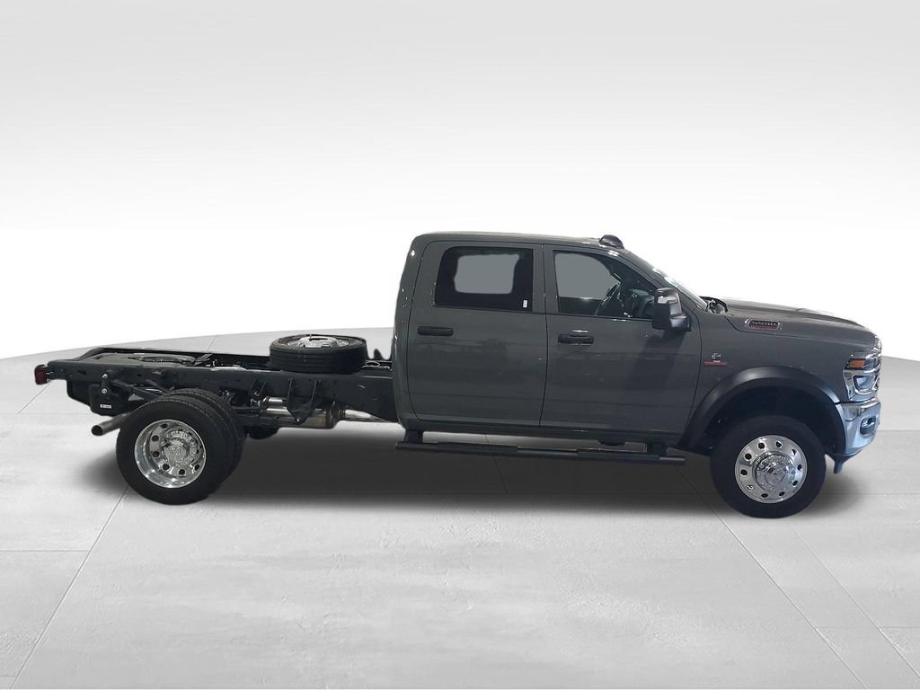 New 2026 RAM 5500 4x4 Crew Cab image 6