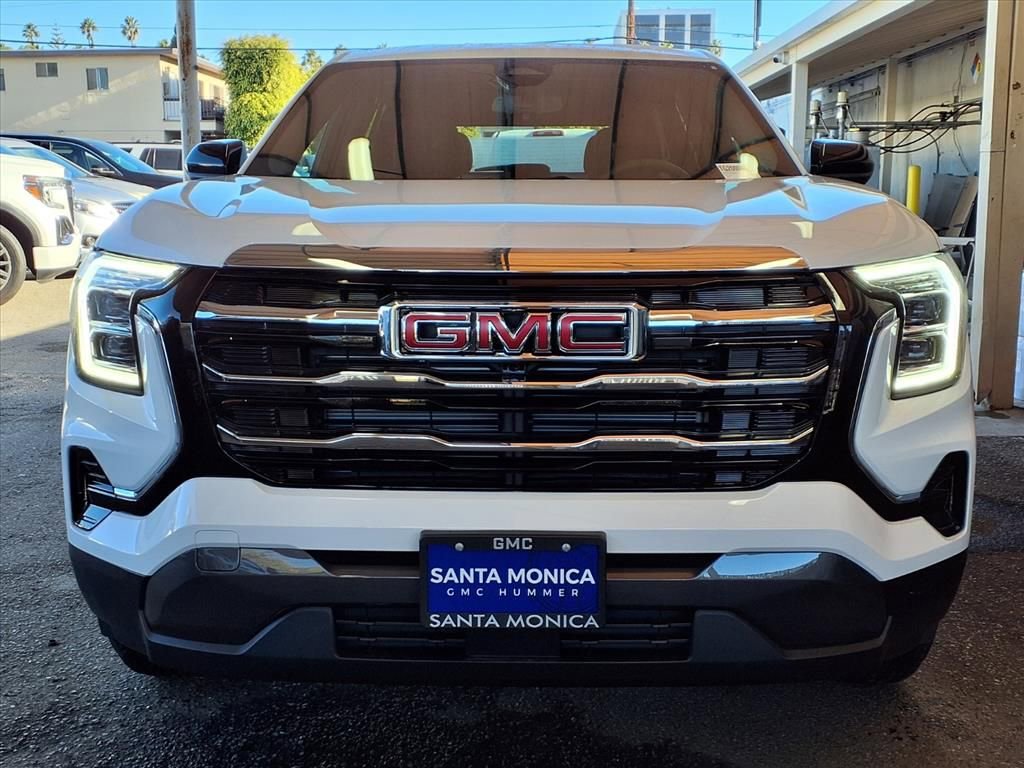 Used 2026 GMC Terrain Elevation image 2