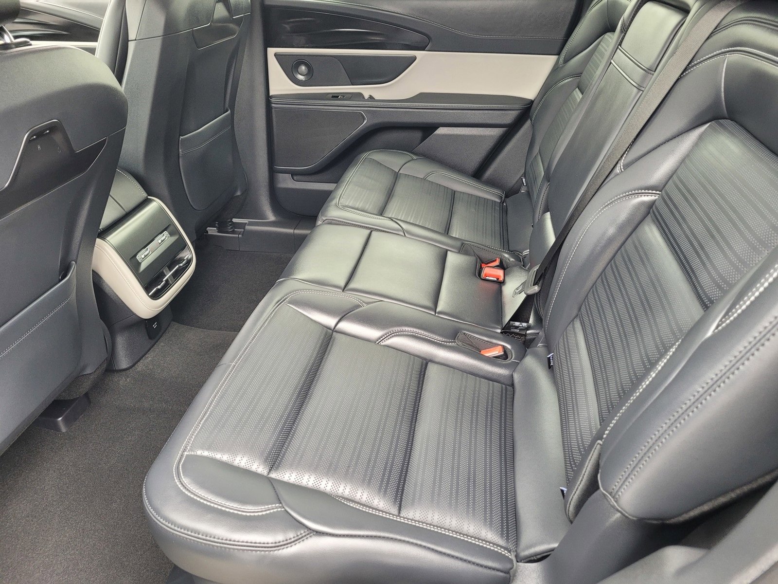 New 2025 Lincoln Nautilus Reserve image 7