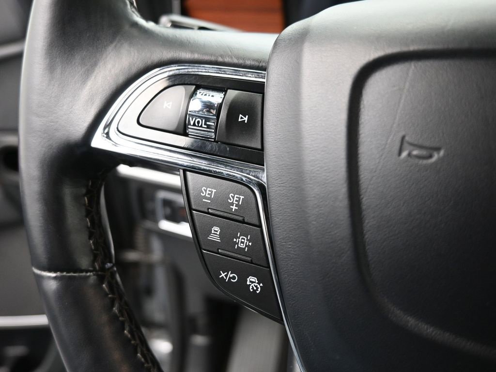 Used 2024 Lincoln Navigator L 4WD image 7