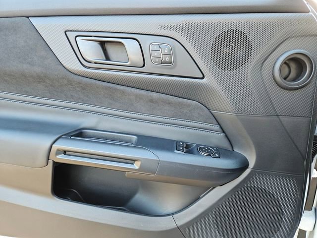 Used 2025 Ford Mustang Dark Horse image 27