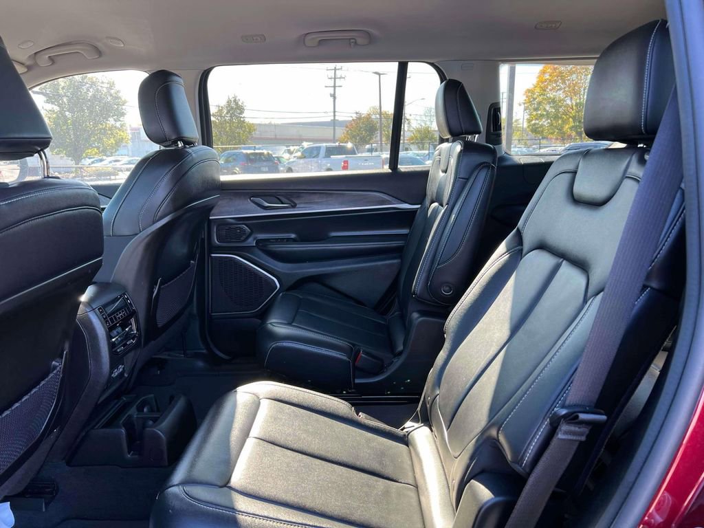 Used 2022 Jeep Grand Cherokee L Limited image 12