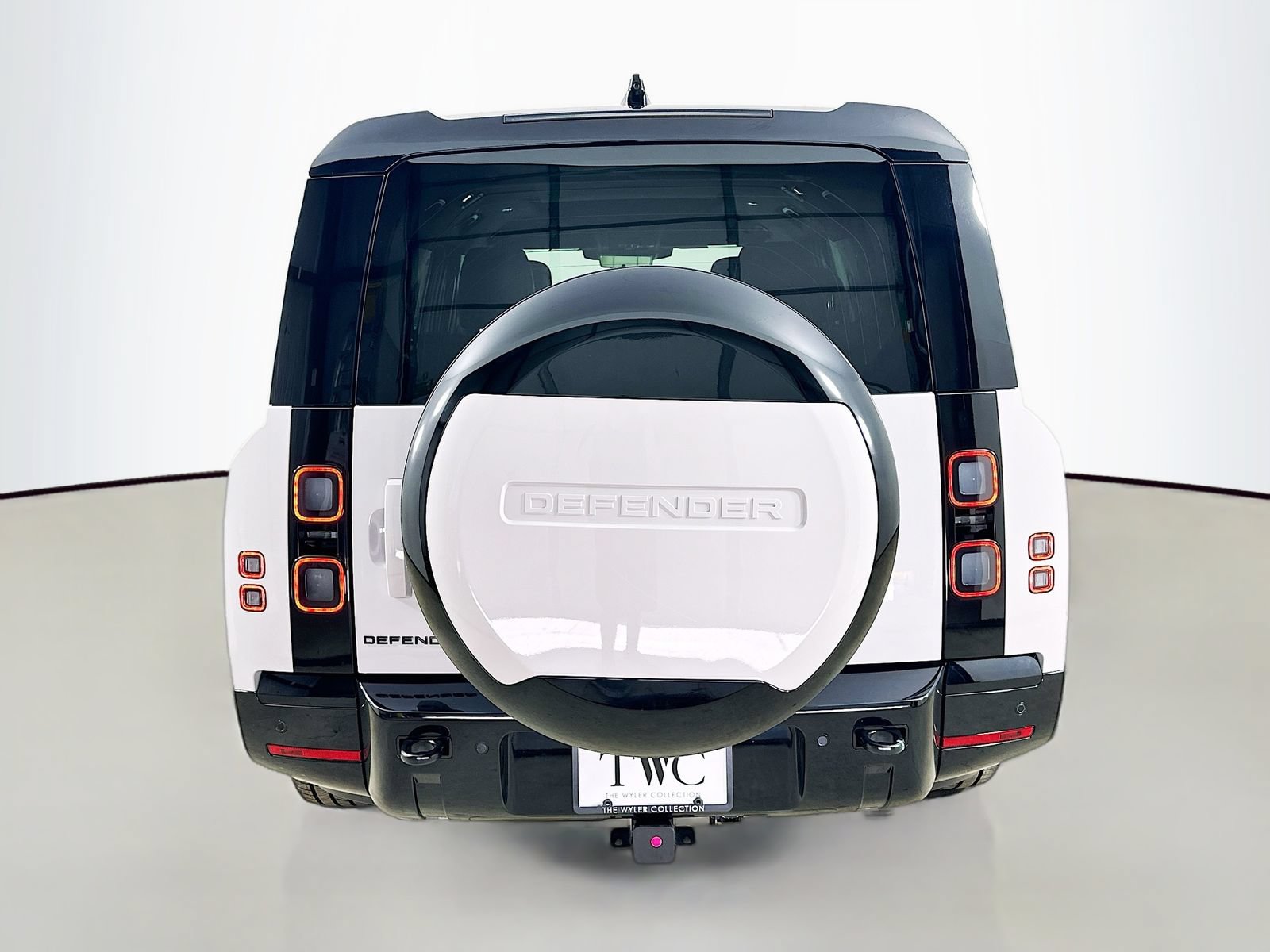 New 2026 Land Rover Defender 130 X-Dynamic SE AWD/4WD image 6
