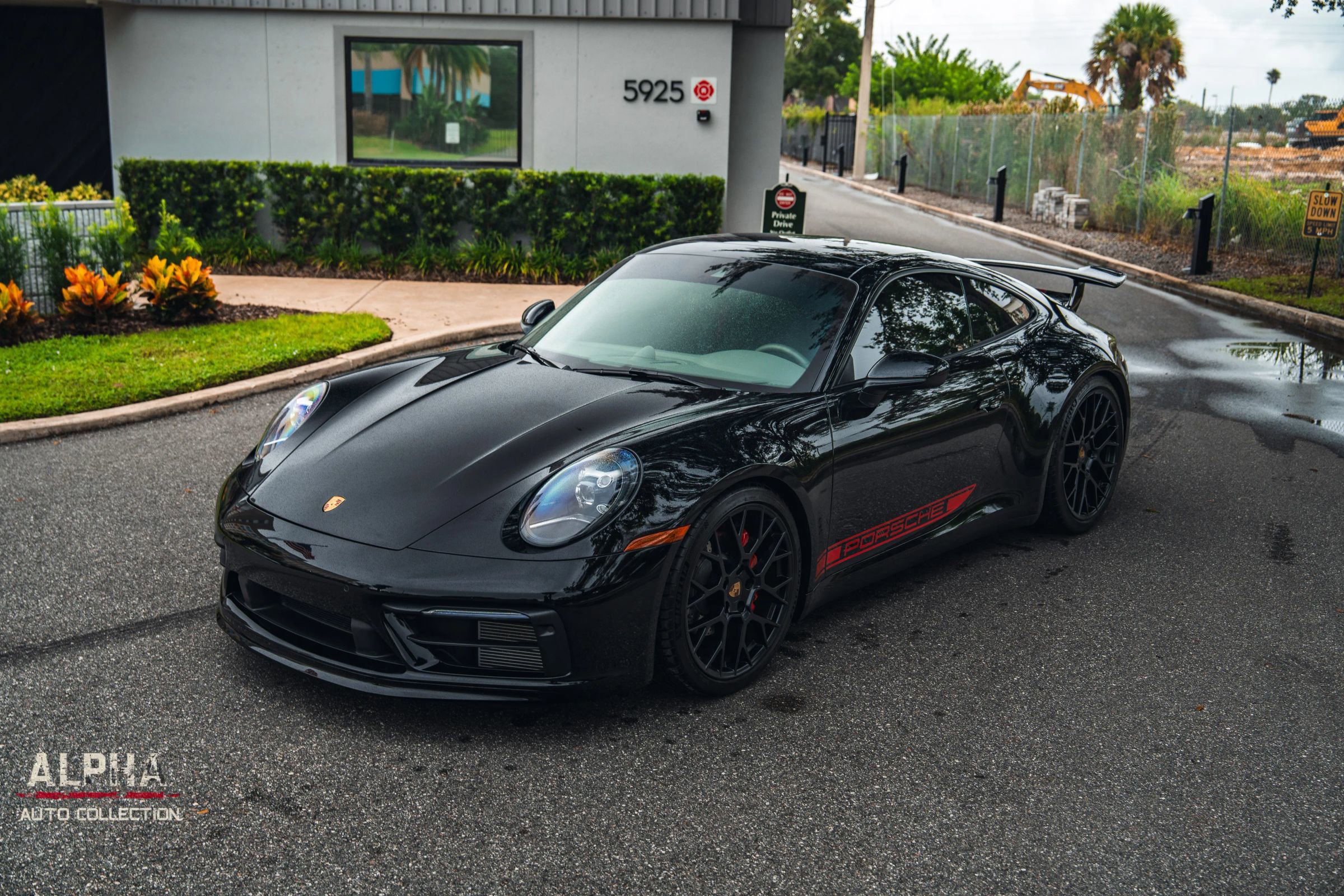 Used 2024 Porsche 911 Carrera image 4