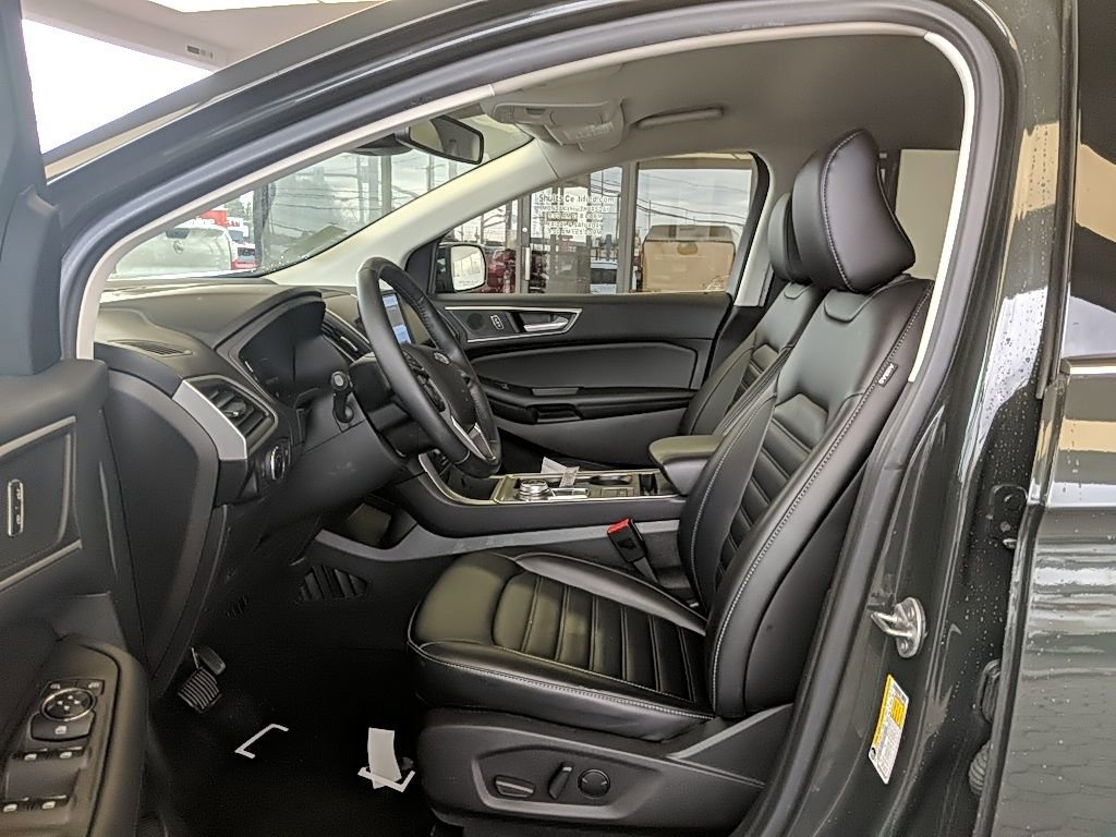 Used 2023 Ford Edge SEL image 13