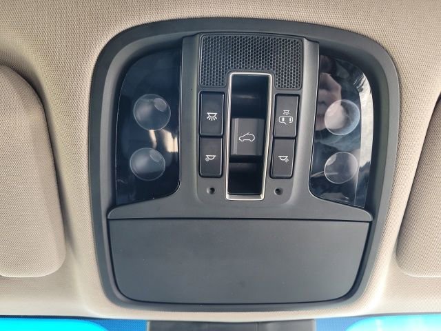 Used 2017 Kia Sorento EX w/ EX Advanced Touring Package image 31