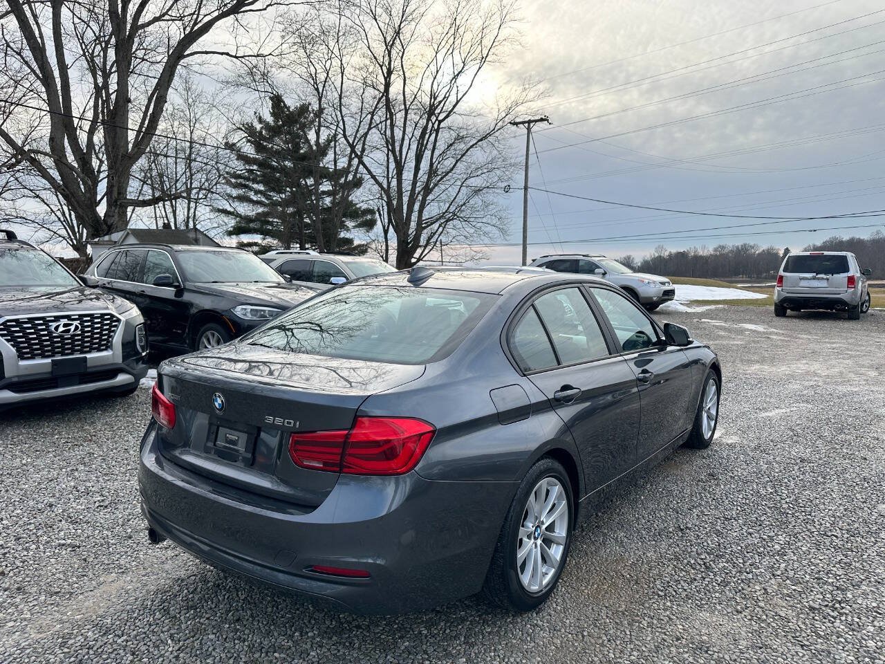 Used 2018 BMW 320i xDrive Sedan AWD/4WD image 5