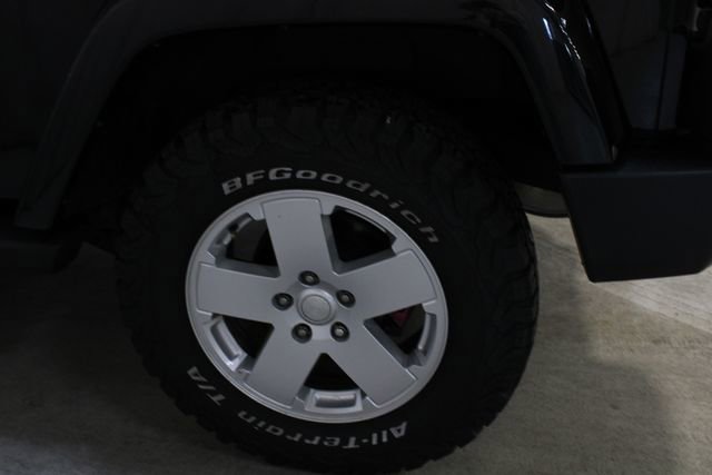 Used 2012 Jeep Wrangler Sahara w/ Connectivity Group AWD/4WD image 25