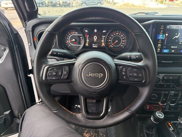 Used 2024 Jeep Gladiator Mojave w/ Convenience Group image 21