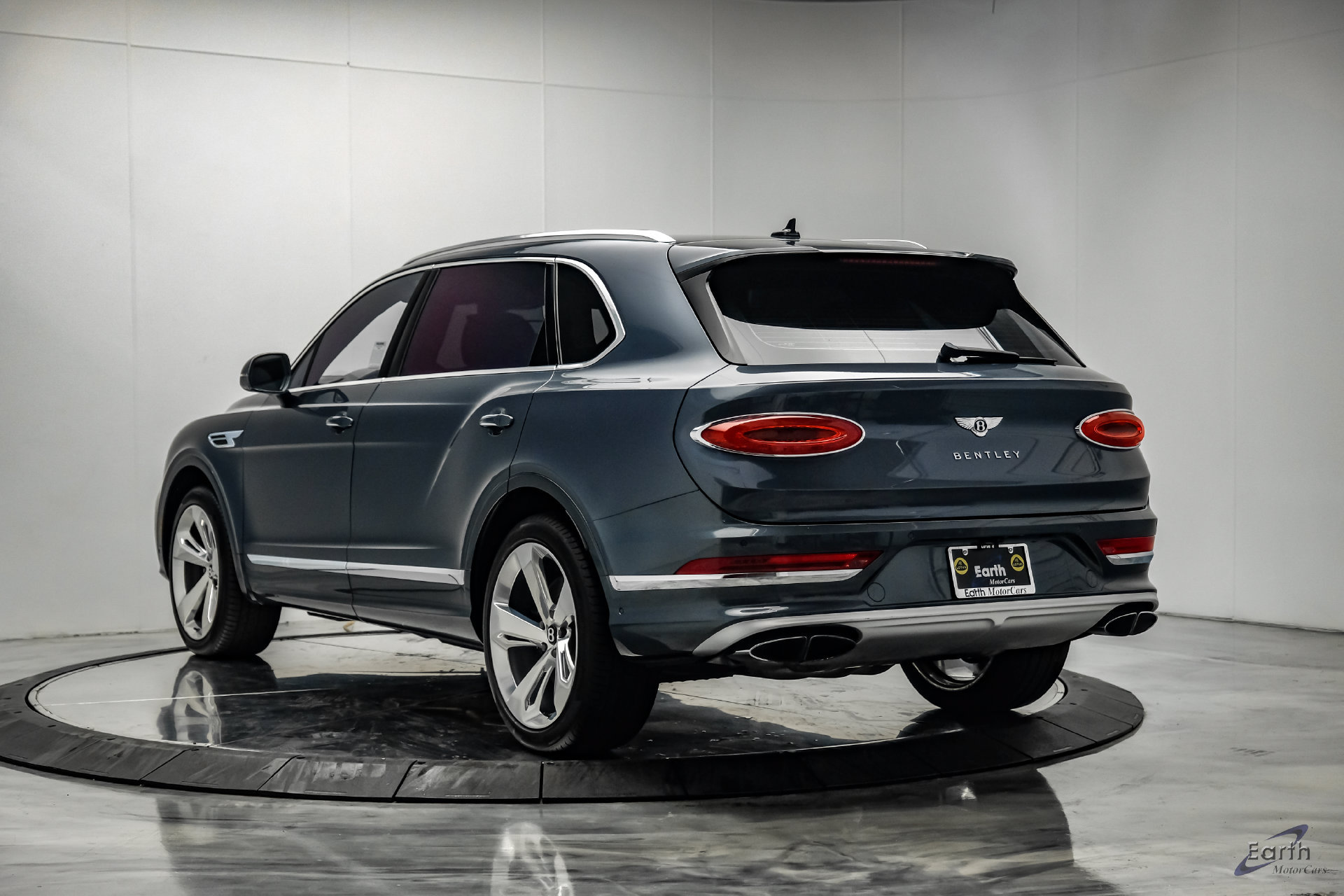 Used 2023 Bentley Bentayga Extended Wheelbase AWD/4WD image 10