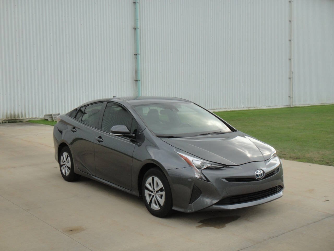Used 2017 Toyota Prius Four FWD image 30