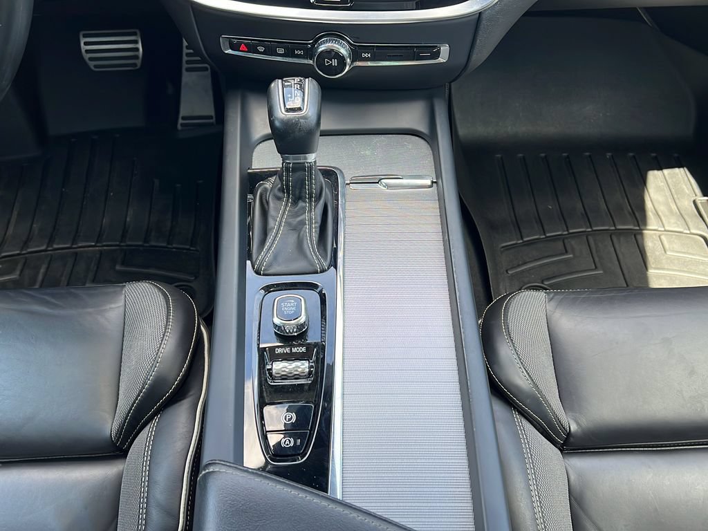 Used 2020 Volvo S60 T6 R-Design AWD/4WD image 14