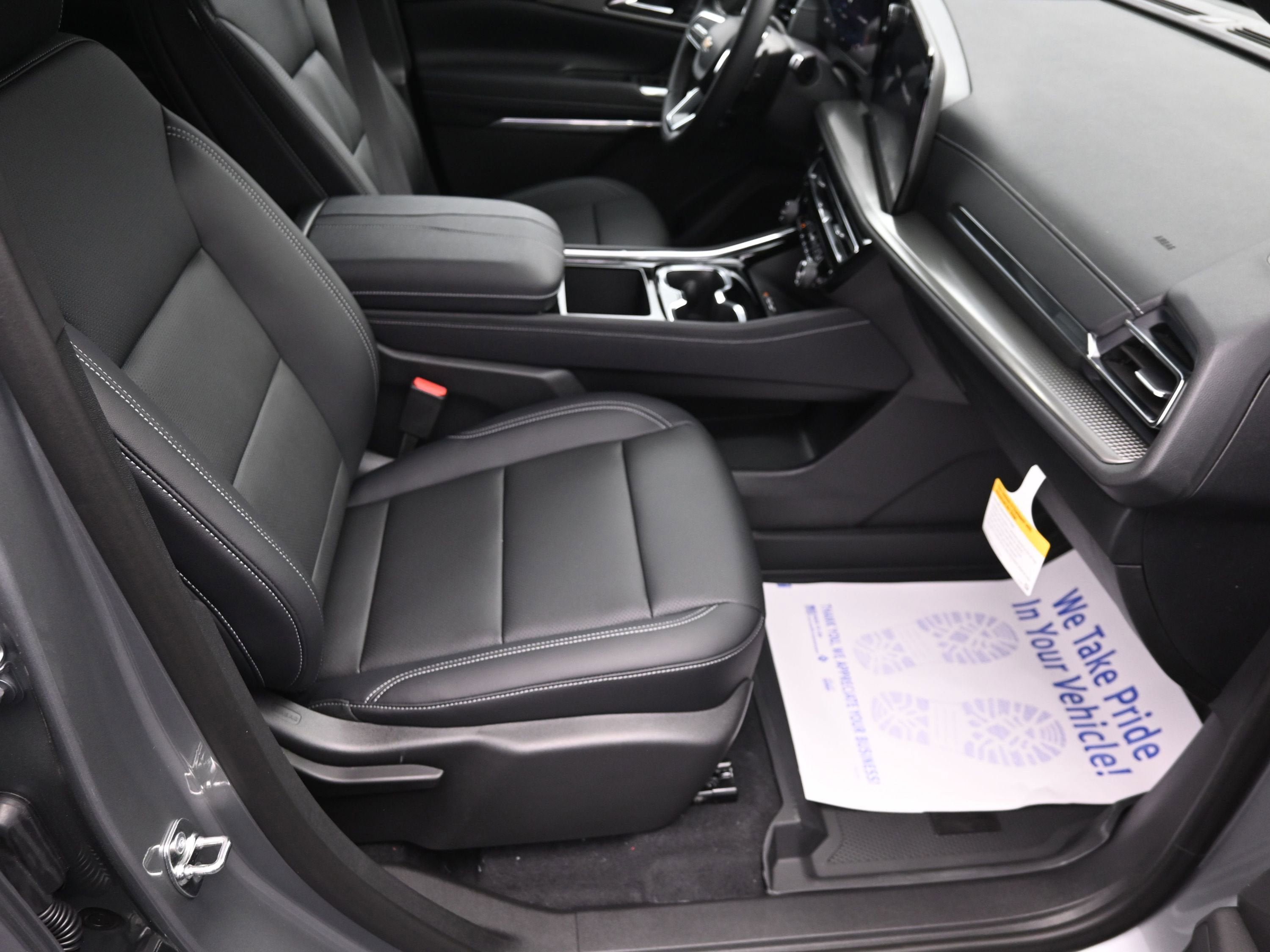 New 2026 Chevrolet Traverse LT w/ Driver Confidence Package AWD/4WD image 35