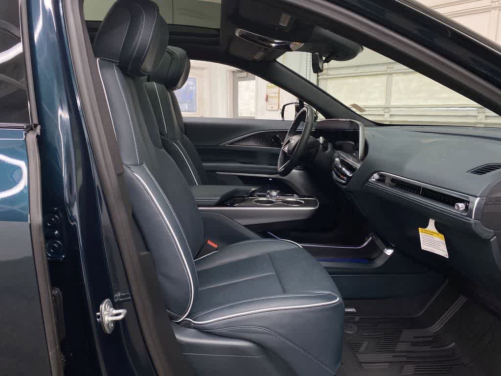 Certified 2025 Cadillac Lyriq Luxury w/ Nappa Leather Package image 19