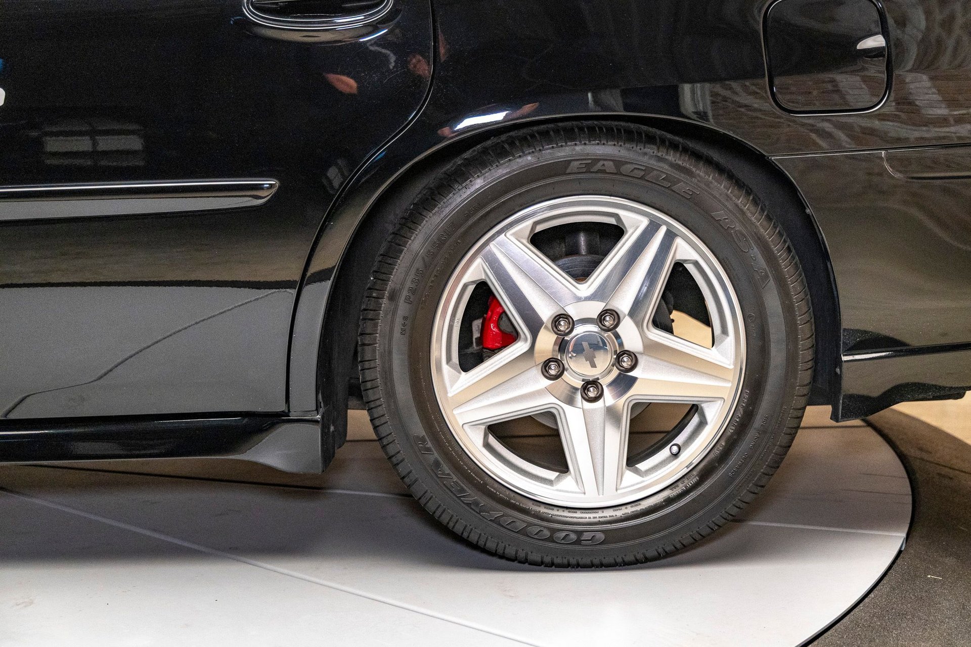 Used 2004 Chevrolet Impala SS image 14