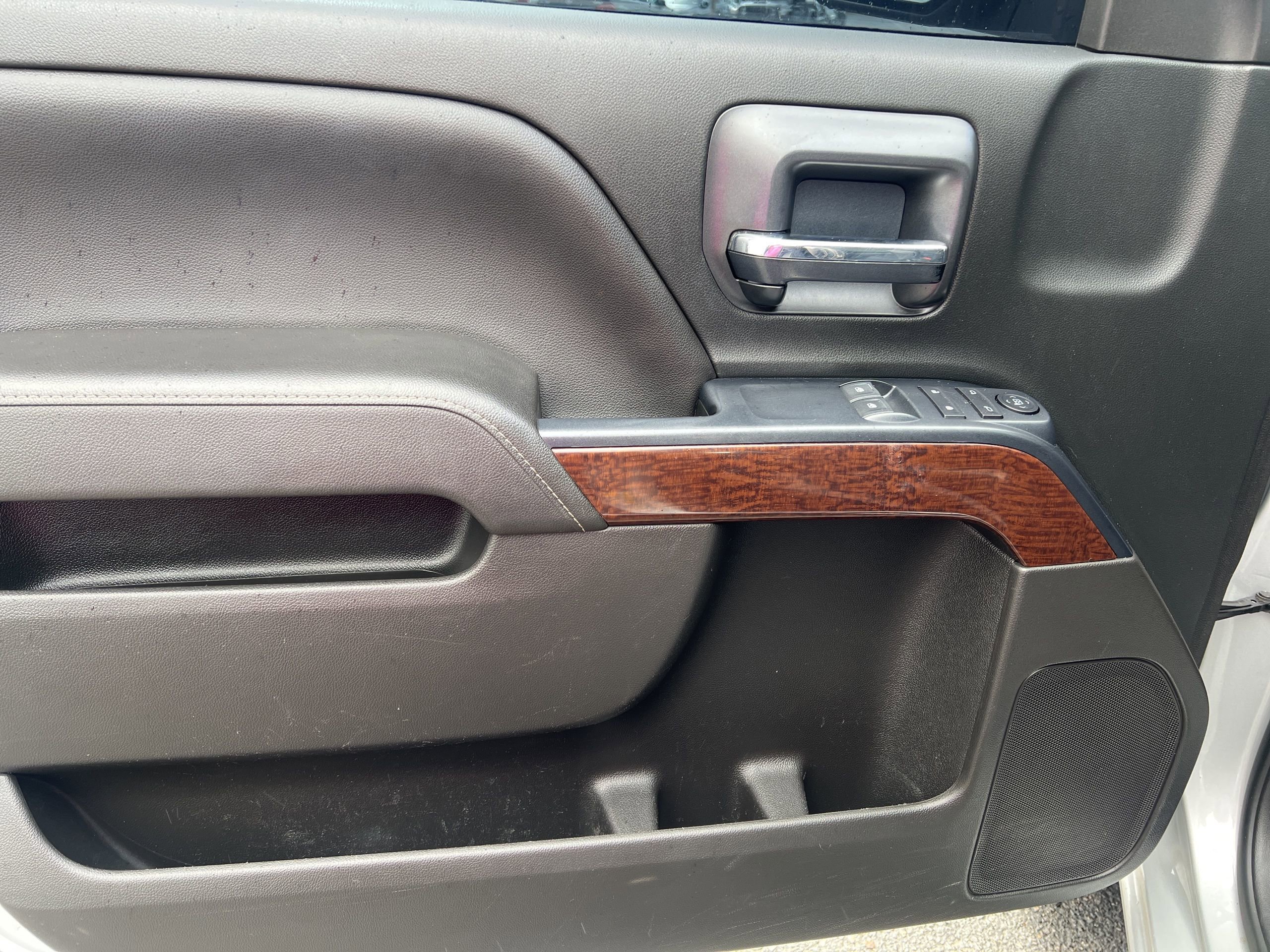 Used 2018 GMC Sierra 1500 SLE w/ SLE Preferred Package image 13