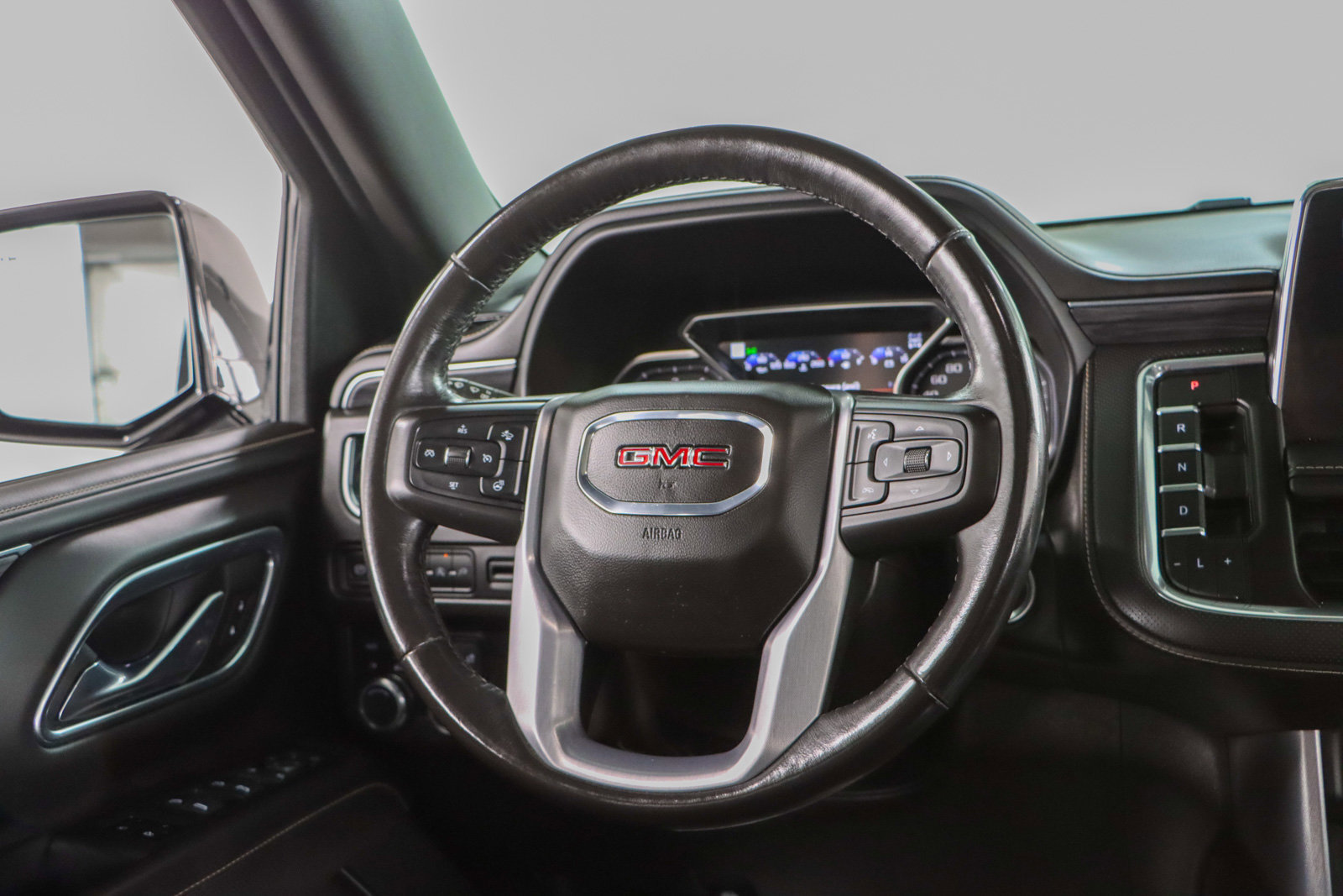 Used 2021 GMC Yukon SLT image 13