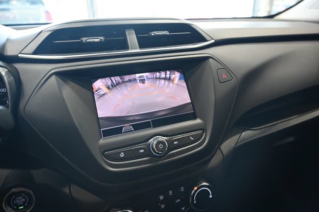 Used 2023 Chevrolet TrailBlazer LT FWD image 16