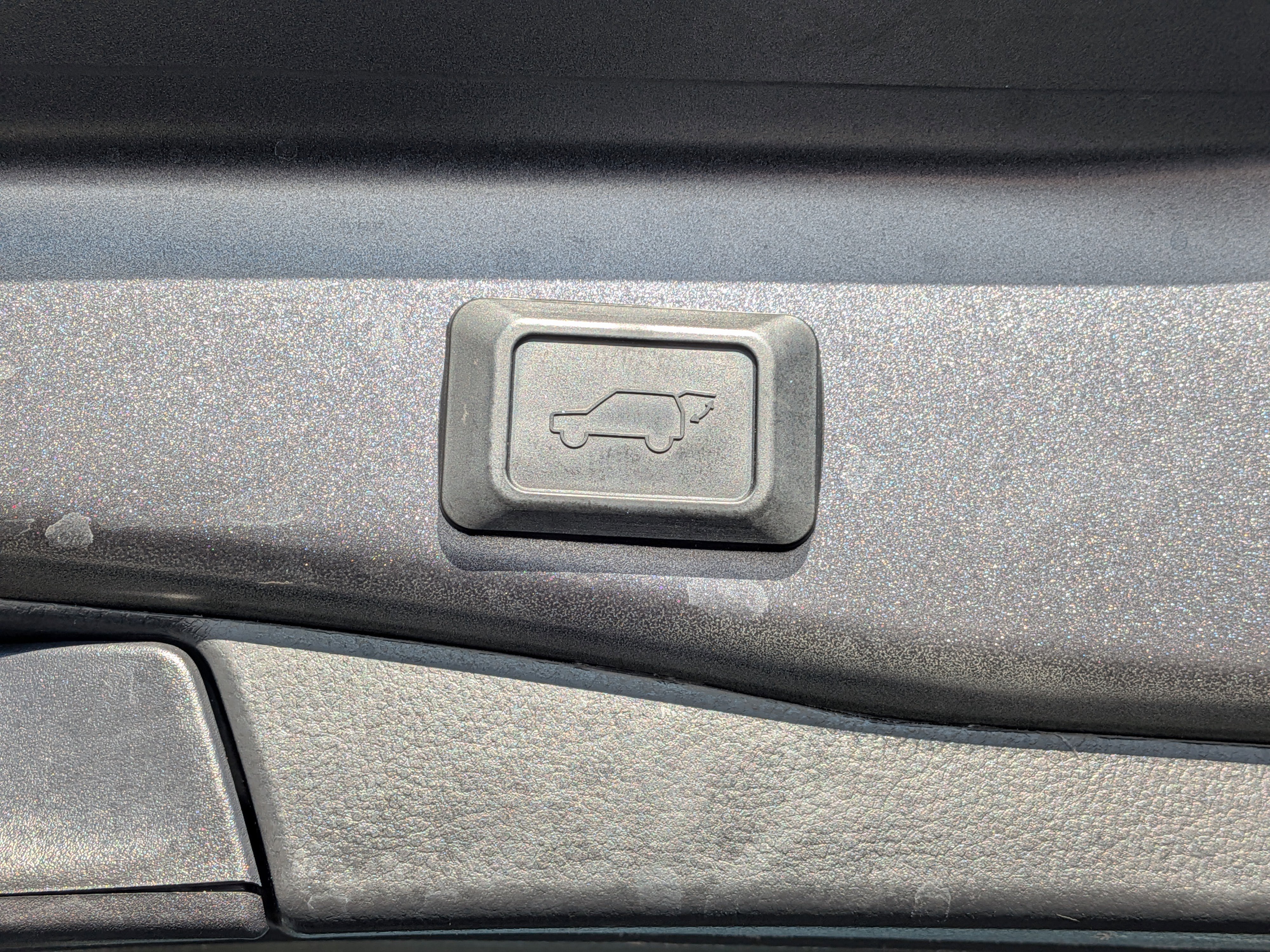 Used 2023 Toyota RAV4 SE image 24