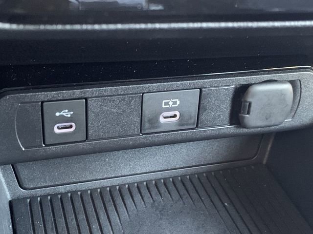 Used 2023 Toyota Prius LE image 27