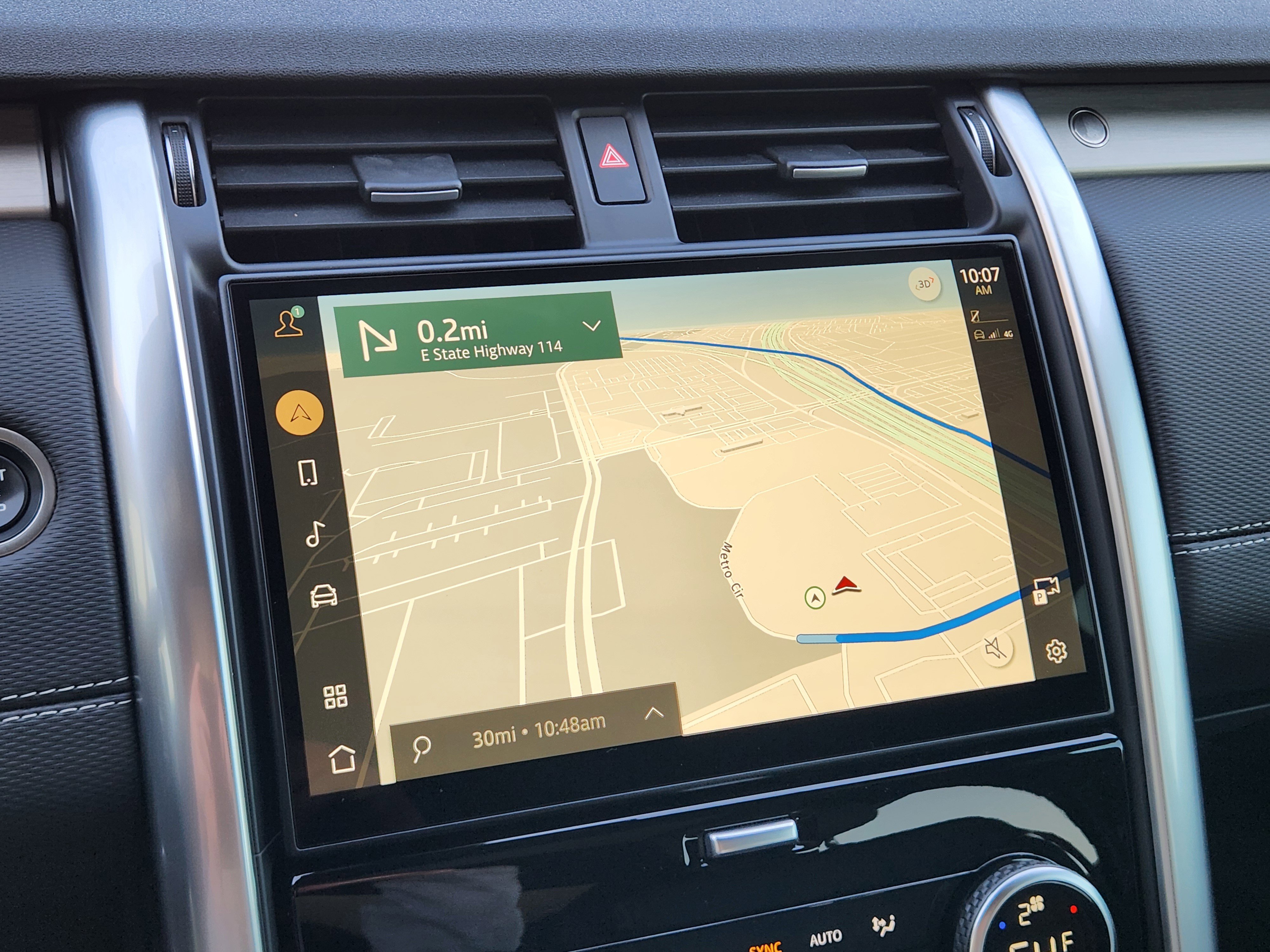 Certified 2024 Land Rover Discovery Dynamic SE image 19