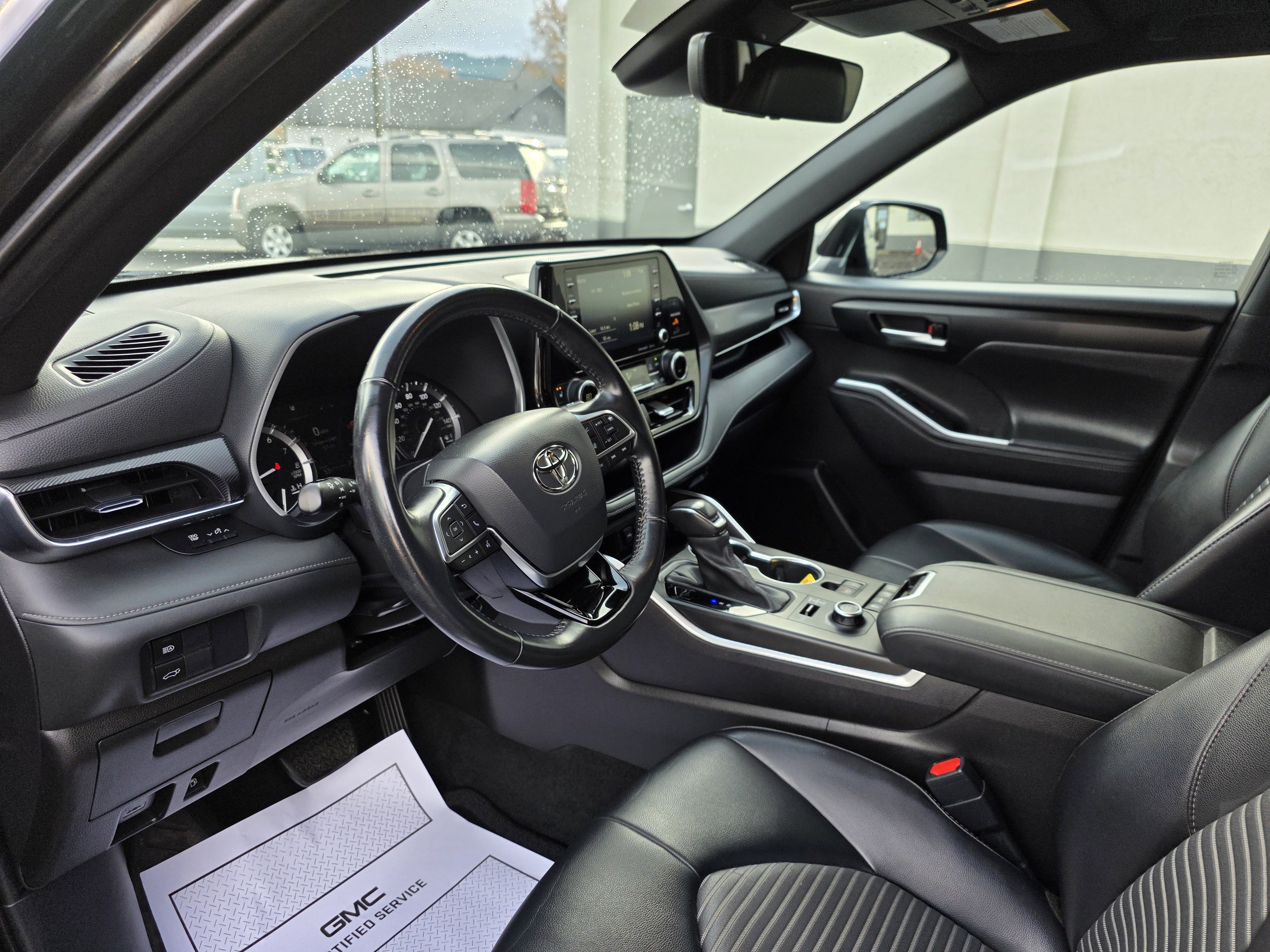 Used 2021 Toyota Highlander XSE image 12