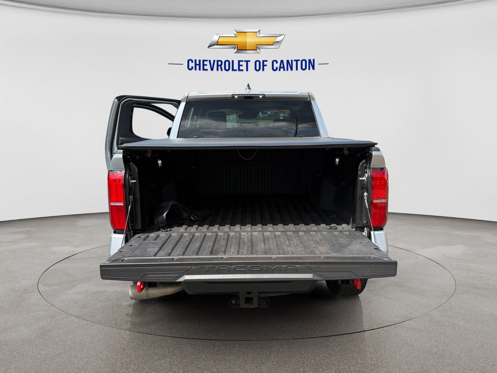 Used 2024 Toyota Tacoma TRD Off-Road AWD/4WD image 17