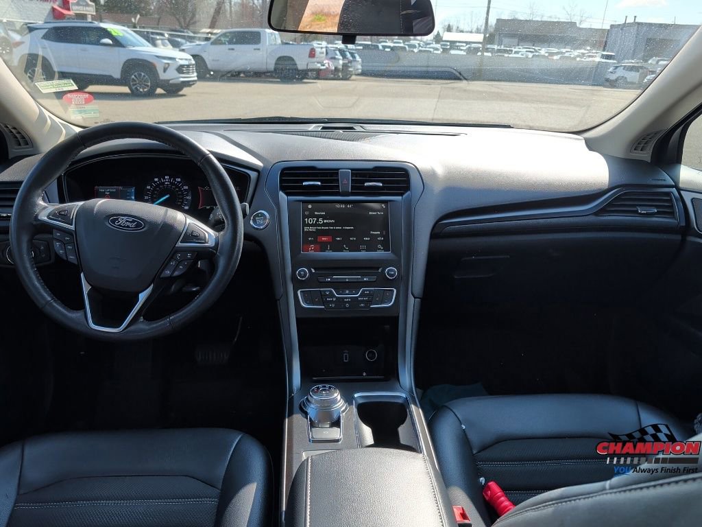 Used 2018 Ford Fusion SE w/ Equipment Group 201A image 16