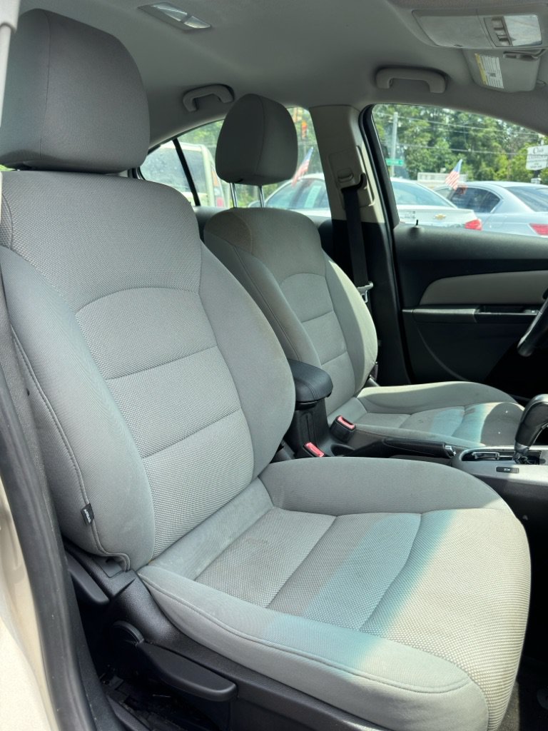 Used 2014 Chevrolet Cruze LT FWD image 25