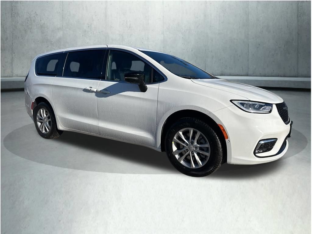 New 2026 Chrysler Pacifica Select AWD/4WD image 8