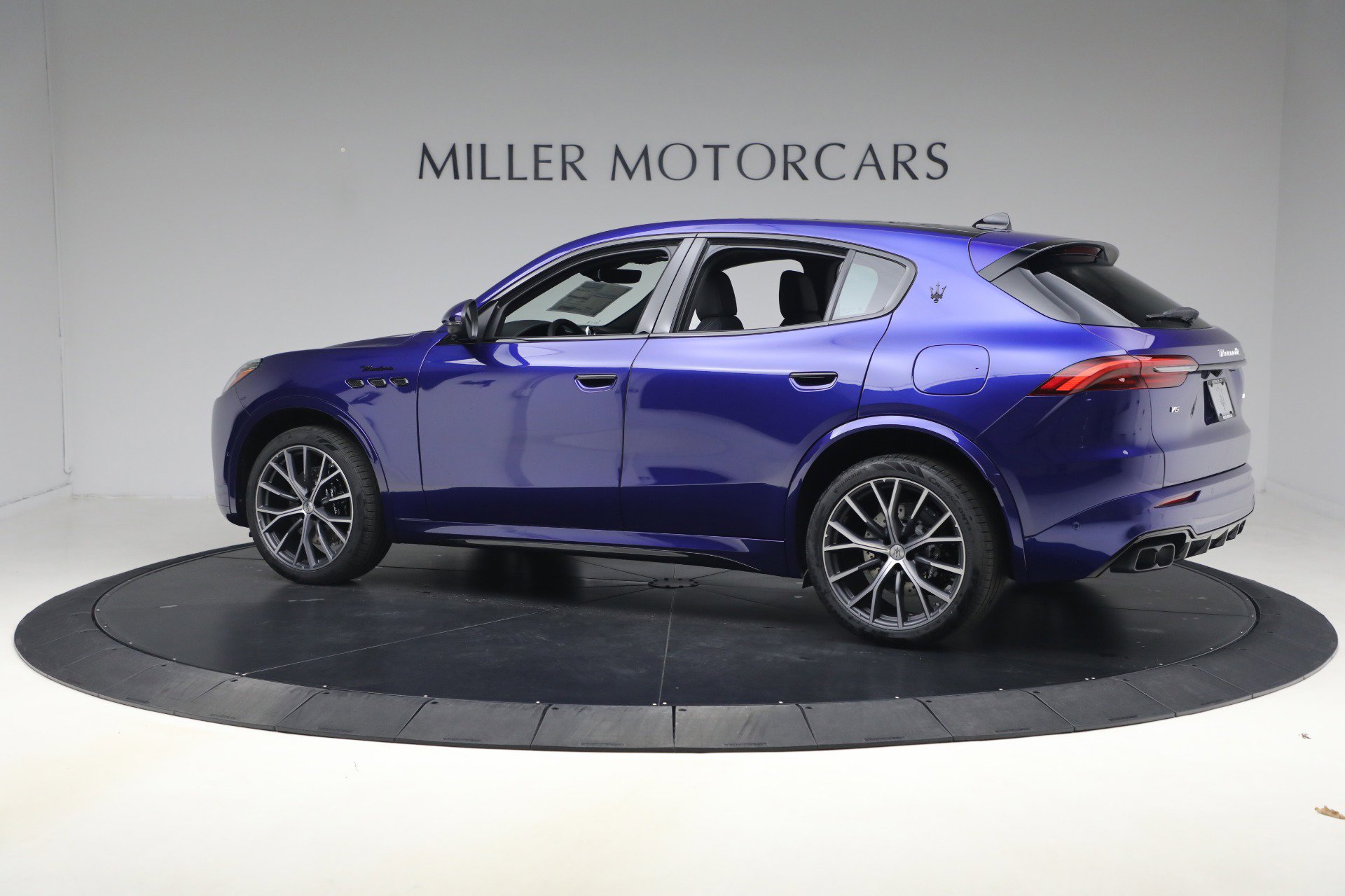 New 2026 Maserati Grecale Modena image 3