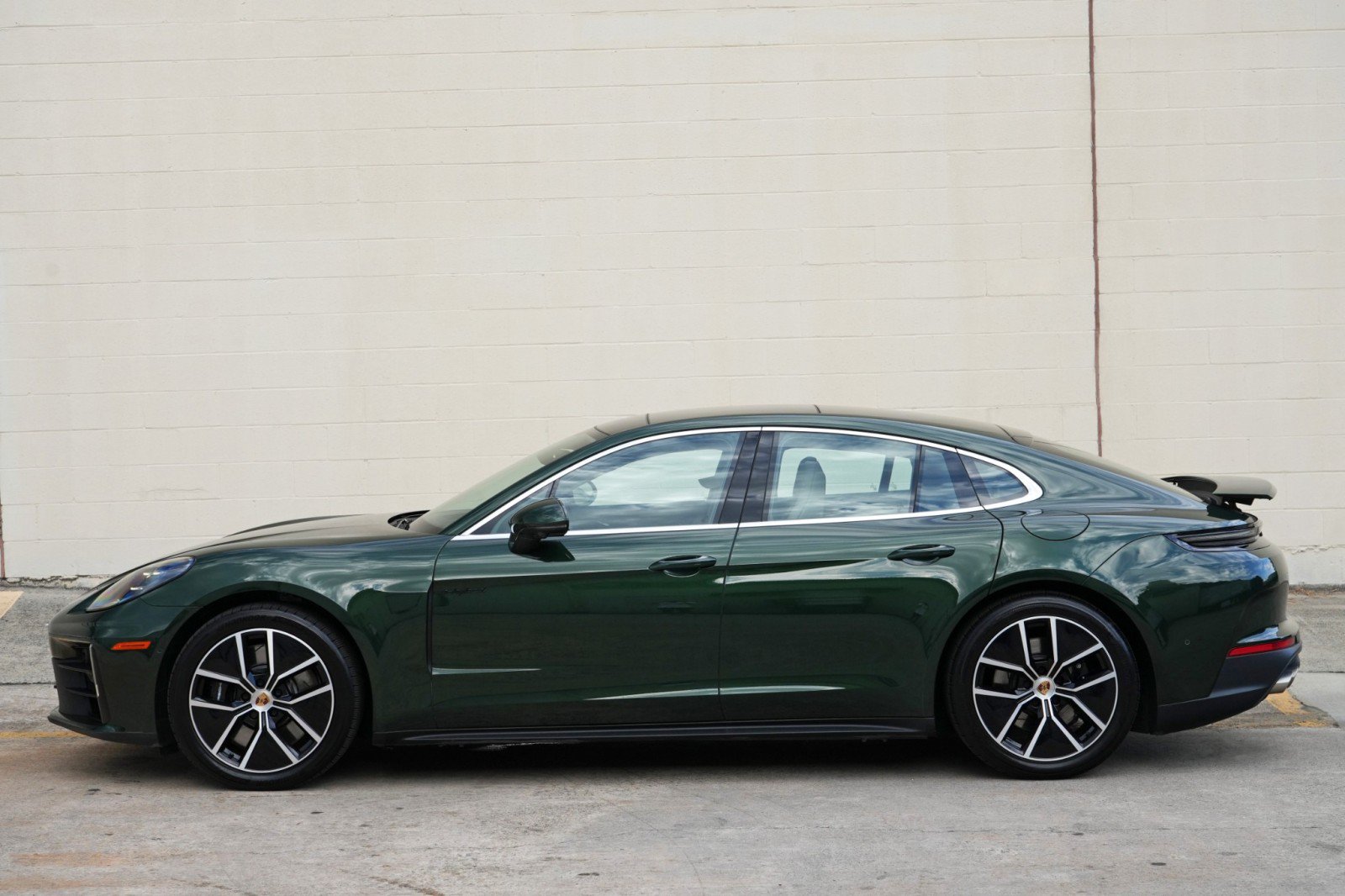 Used 2025 Porsche Panamera 4S w/ Premium Package AWD/4WD image 59