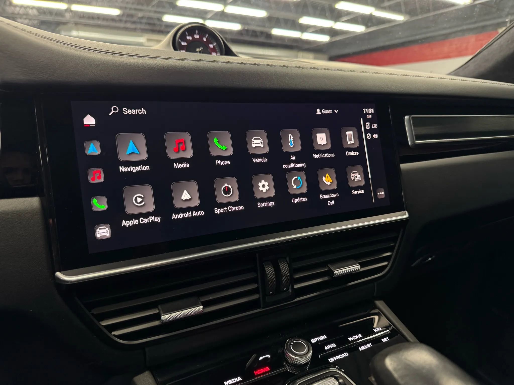 Used 2023 Porsche Cayenne GTS image 19