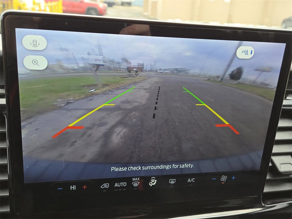 Used 2023 Ford Transit 350 XLT image 6