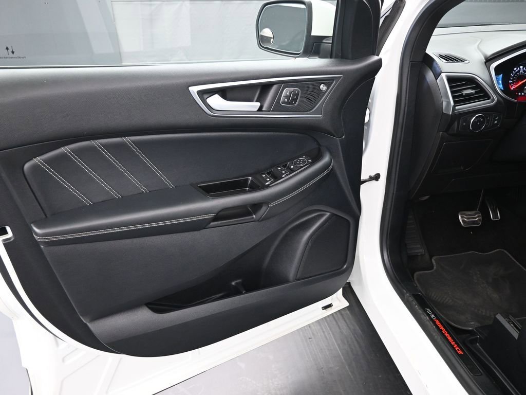 Used 2020 Ford Edge ST w/ Equipment Group 401A image 15