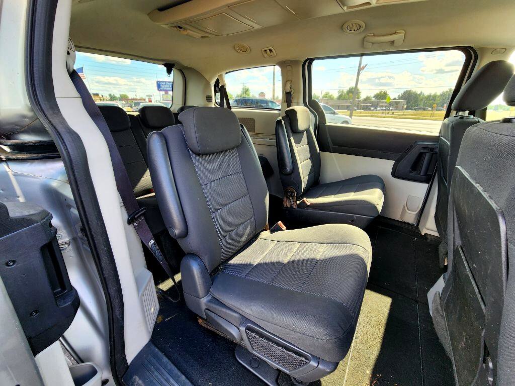 Used 2008 Dodge Grand Caravan SXT image 19
