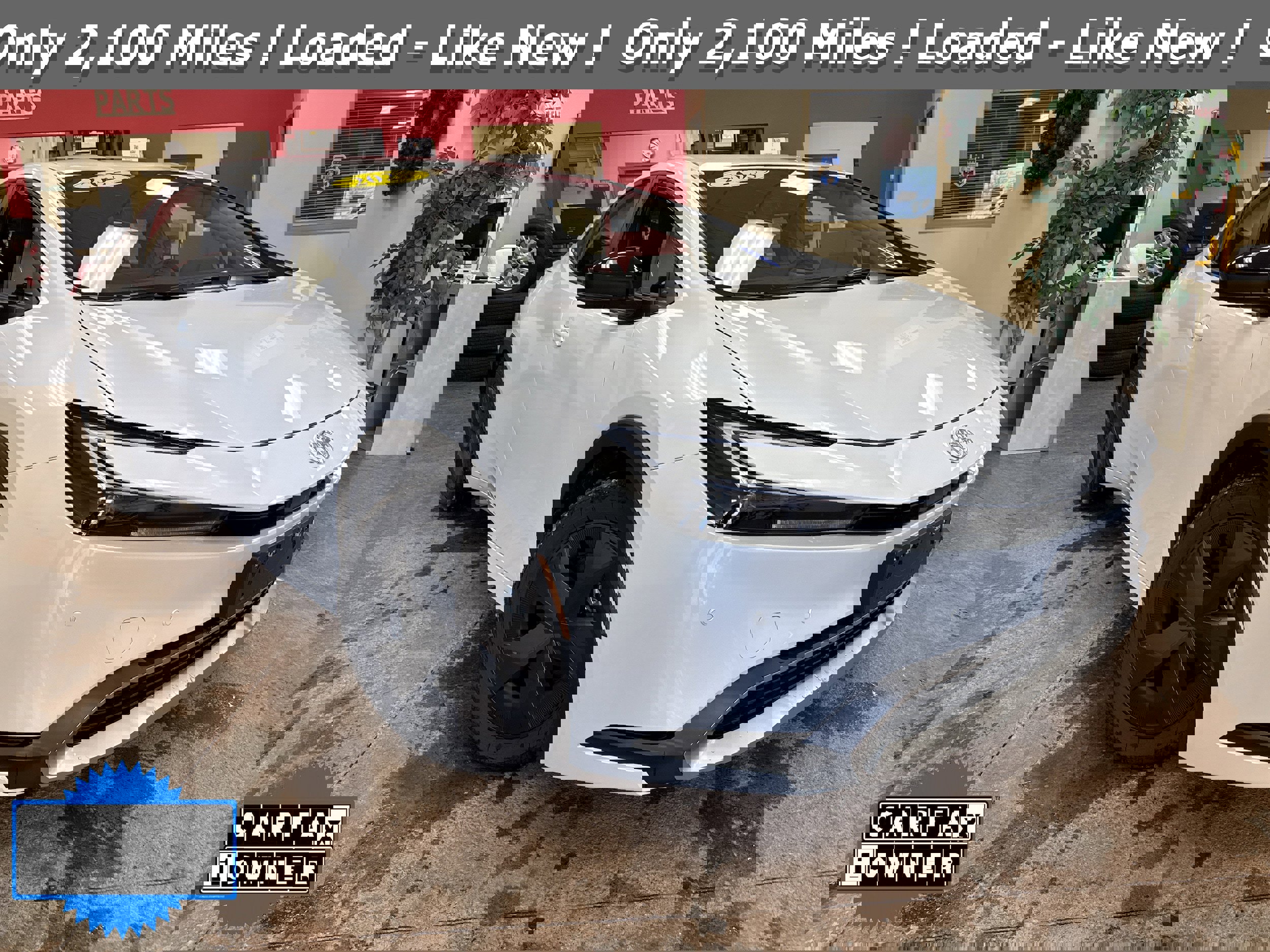 Used 2025 Toyota Prius Plug-In Hybrid image 1