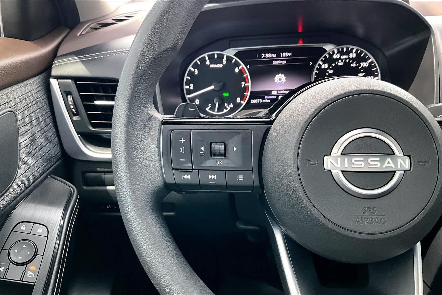Used 2023 Nissan Rogue SV FWD image 24