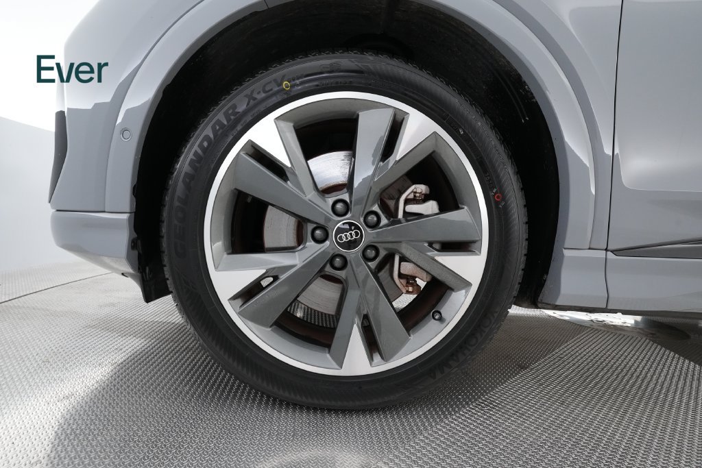 Used 2023 Audi Q4 e-tron Prestige w/ Black Optic Package AWD/4WD image 9