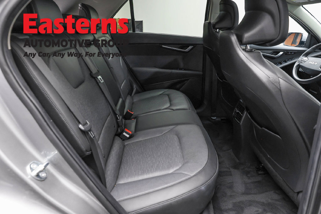 Used 2023 Kia Niro Wave w/ Wave Preserve Package FWD image 26
