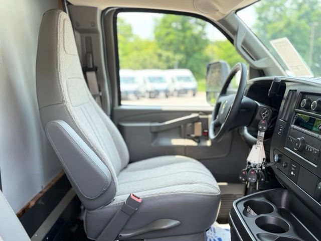New 2026 Chevrolet Express 4500 w/ Power Convenience Package RWD image 27