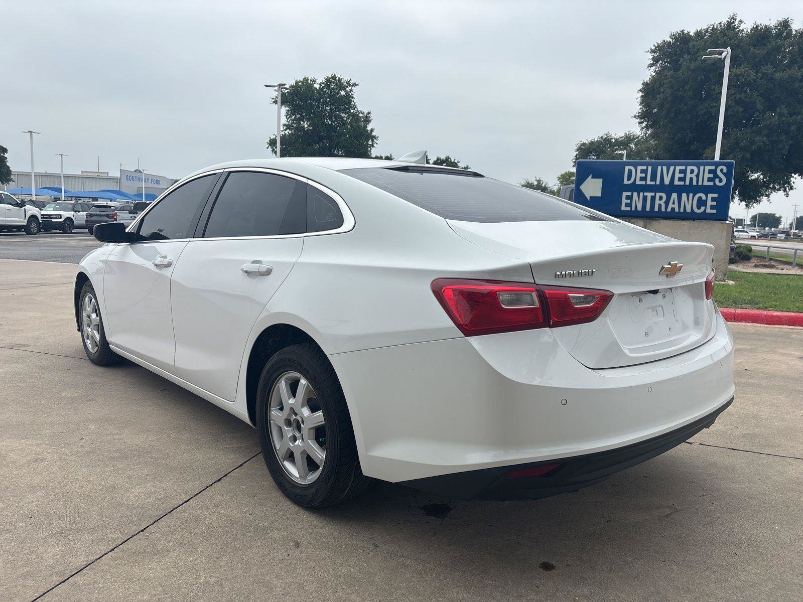 Used 2024 Chevrolet Malibu LT FWD image 5